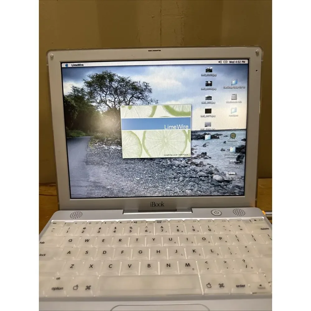 Vintage 2001 Apple iBook Laptop PowerPC G3 M6497 Power Tested